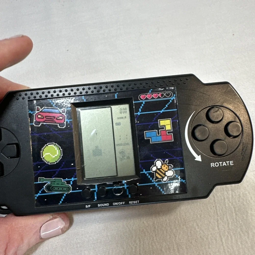 Retro Brick Game 21 in 1 Handheld LCD GAME Vtg Tested (2 AAA batteries NOT inc)